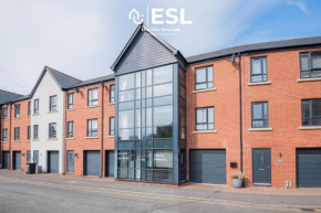 3 Bedroom Modern Townhouse with Garage Parking